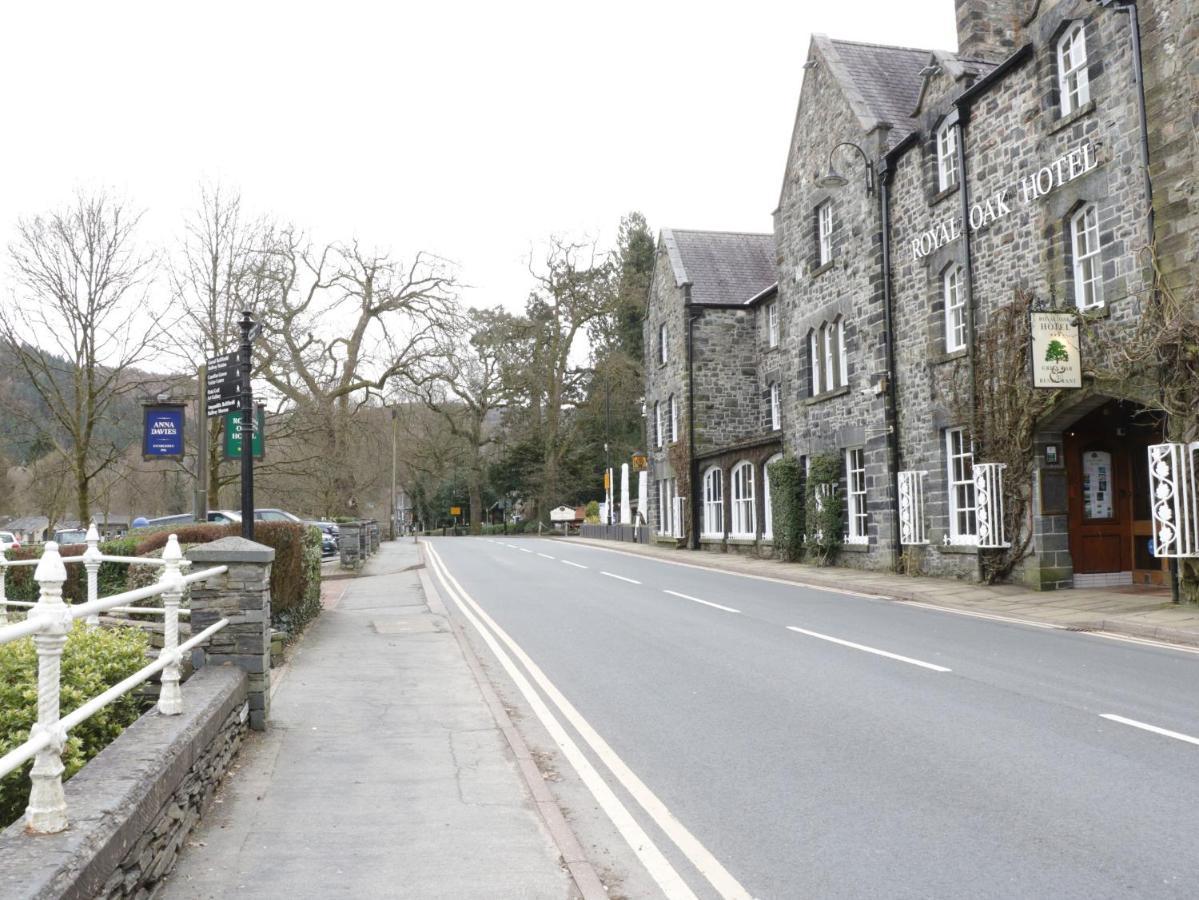Llys Madoc, Basement Apartment Penmaen-mawr 外观 照片