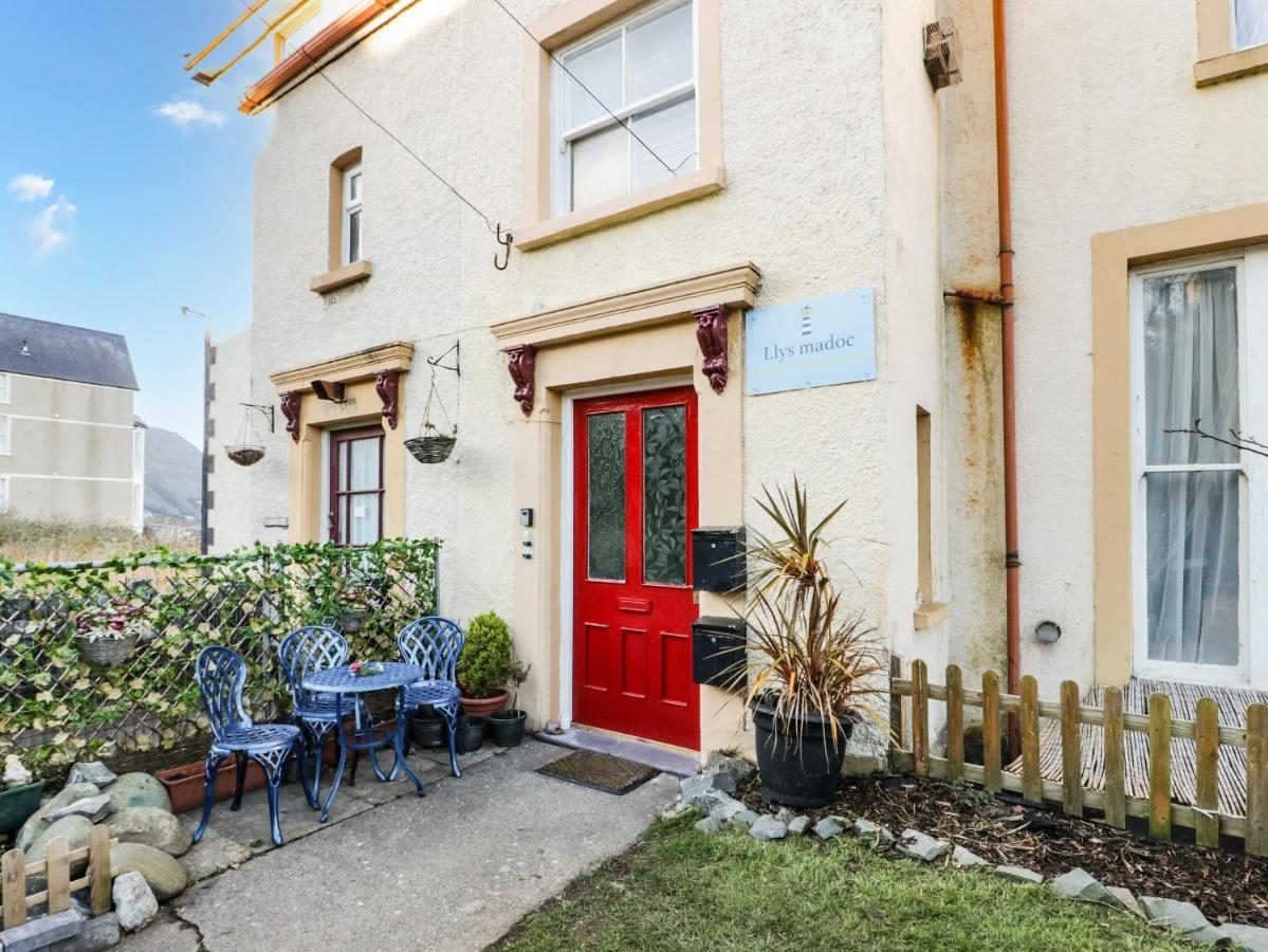 Llys Madoc, Basement Apartment Penmaen-mawr 外观 照片
